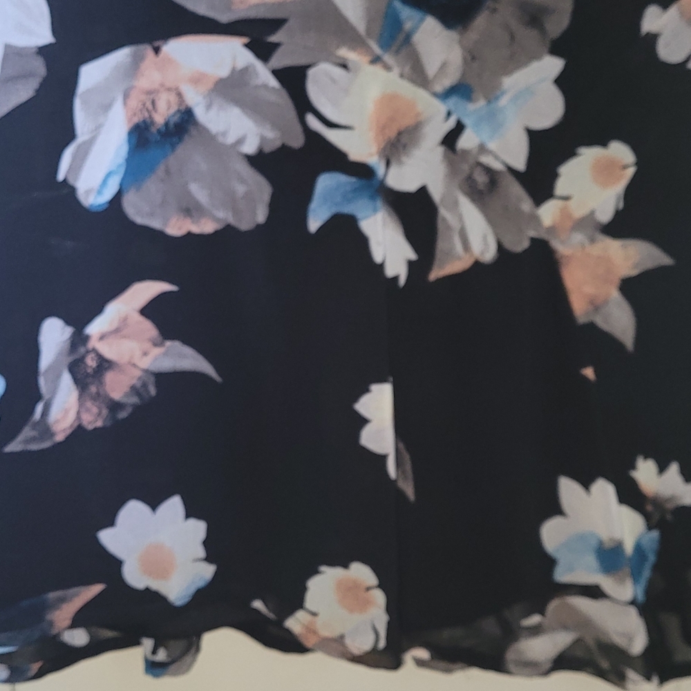 XL Cap Sleeve soft peplin blouse